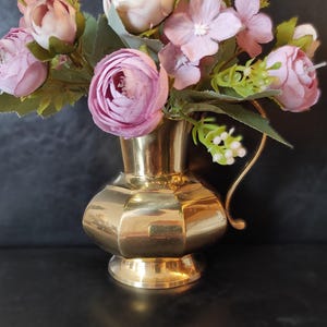 Vintage brass jug - Vintage brass pot - Brass flower vase for your creative projects - Brass decor for your home, porch or garde