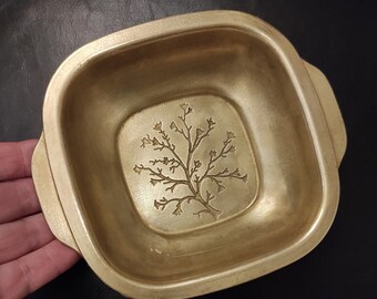 Vintage Brass Trinket Bowl - A heavy jewelry storage bowl made from solid brass. Old bronze or brass bowl