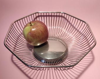 Vintage Silver Plated Wire Fruit Bowl, Decorative Trinket Bowl / Silver Metal Serving Bowl - Basket for Fruits, Cookies or Other Baked Goods