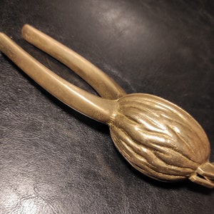 Vintage Solid Brass Nut Cracker with Walnut Design/Antique Brass Nut Cracker from Mid Century for Kitchen Decor, Farmhouse, Collection, Gift