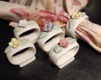 Set von 5 Vintage Porzellan Serviettenringen - Ein Set von 5 Serviettenringen aus Porzellan