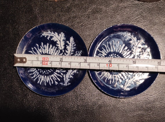 Lot De 9 Sous-verres En Métal Vintage Avec Dessins Enfants - Occasion En Bon état