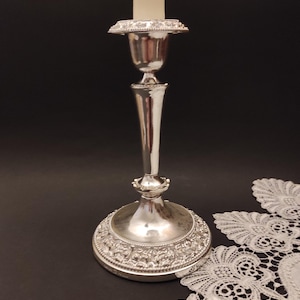 Vintage Silver Plated English Candlestick 7 1/2 &quot;, 19 cm/Ornate Silver Candle Holder for Vintage Decor