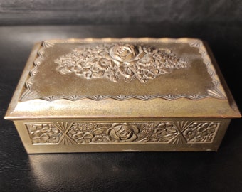 Vintage Brass Shabby Trinket Box/Antique box for jewelry or cigarettes/Brass box from the first half of the last century made of thin metal