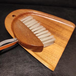 Vintage wood dustpan and wood broom for cleaning crumbs from the table - an accessory for your kitchen&#39;s vintage decor