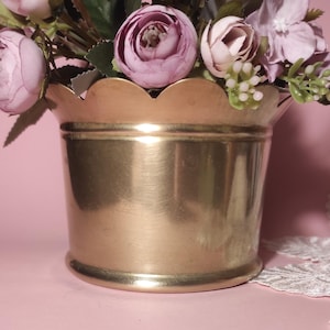 Vintage Solid Brass Planter for Vintage Design Porch Yard Decoration/Mid Century Brass or Bronze Flower Pot for Storage or Decor