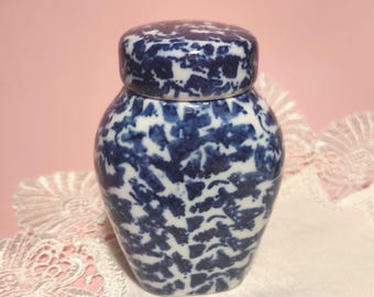 絶妙な青と白の磁器の風景模様の蓋付き瓶、茶瓶の装飾 - Etsy 日本