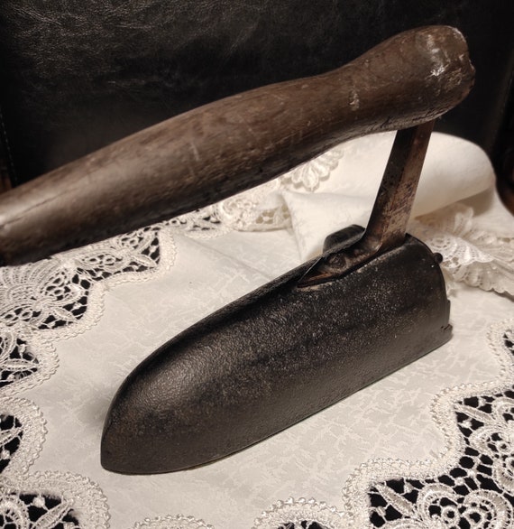 ドイツの前世紀初頭のアンティークアイロン/コレクションに最適