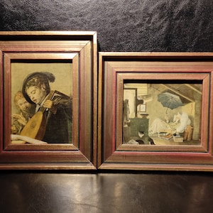 Zwei vintage goldene Holzrahmen ohne Glas mit alten Reproduktionsdrucken - Alte deutsche Rahmen aus der Mitte des letzten Jahrhunderts