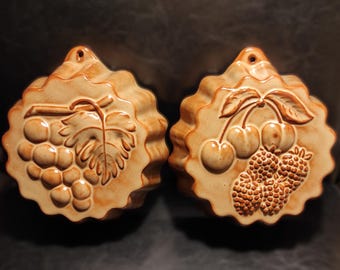 Teglie per torte, stampi da forno — Set di due stampi in ceramica vintage con motivo frutta — Stampo per torte per decorazione murale per cucine, panetterie, stile rustico