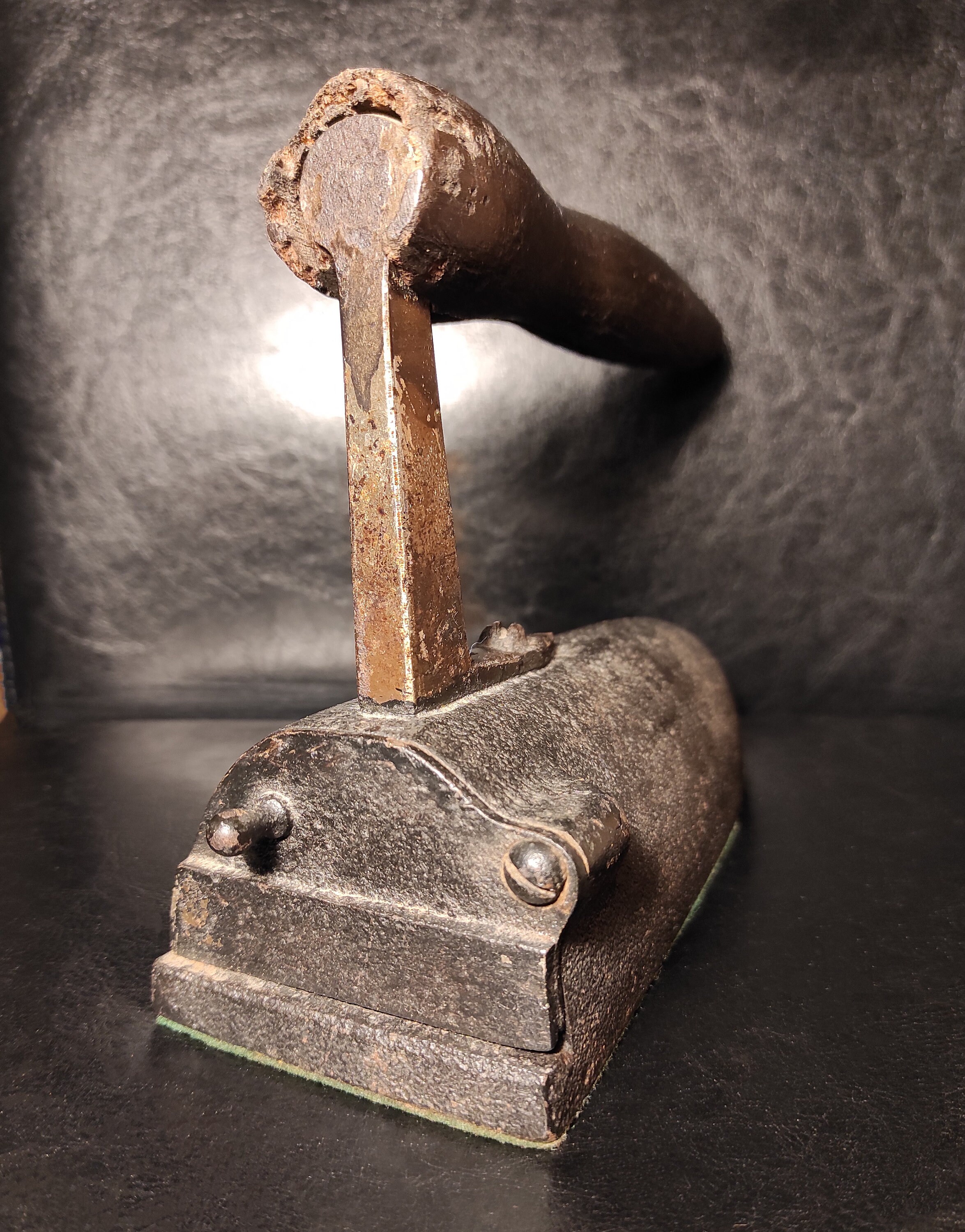 ドイツの前世紀初頭のアンティークアイロン/コレクションに最適