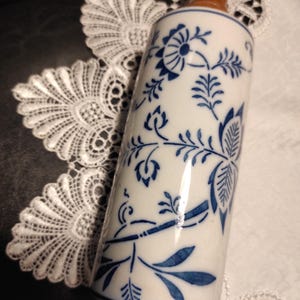 Antique Porcelain Rolling Pin with Blue Onion Design/Kitchen Rolling Pin for Collection, Display,Kitchen Decor,Farmhouse,Bakery, Restaurant
