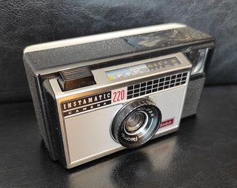 Appareil photo vintage kodak instamatic 220 - vieil appareil photo allemand pour vos projets créatifs