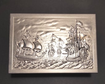 Portasigarette vintage con tema marino medievale / Scatola portagioie in latta color argento / Scatola portagioie antica in metallo con navi