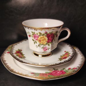 Vintage Winterling German Bavaria Porzellan/Beautiful Antique German Tea Cup and Saucers/Vintage porcelain trio tea set