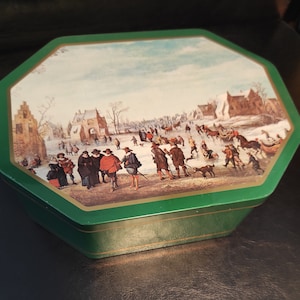 Vintage beautiful tin box for tea, German tin box for storing cookies or gingerbread - tin box for your collection, display or photo props