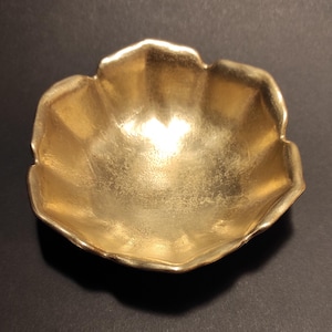 Vintage Small Brass Bowl - A brass bowl for your home&#39;s vintage decor