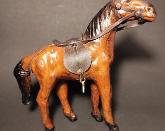 ヴィンテージの木製馬の置物、手彫りの木製馬のおもちゃ、高さ14cm