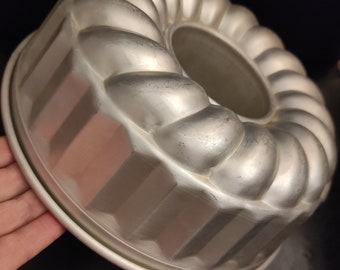 Vintage grote aluminium gebak- of puddingvorm - Vintage aluminium bakvorm - Vintage grote aluminium cupcake pan