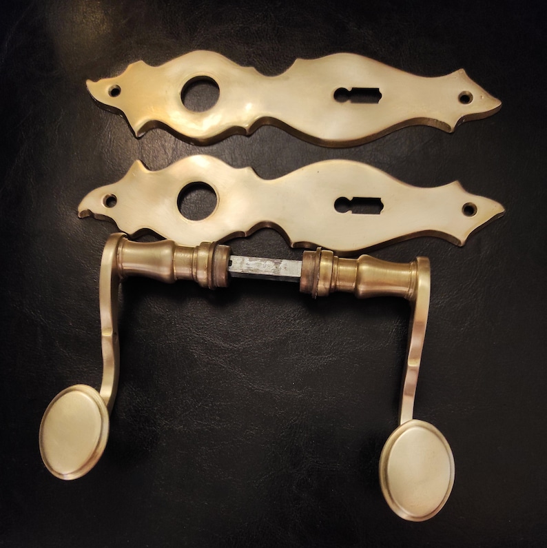 Dörrhandtag - Vintage mässingsknoppar och nyckelhålsskydd - Mässingshandtag till ytterdörren bild 3