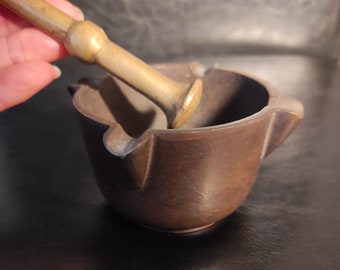 Vintage brass mortar and pestle - Vintage rustic kitchen utensils - Vintage Brass Incense Bowl - Cast brass incense burner