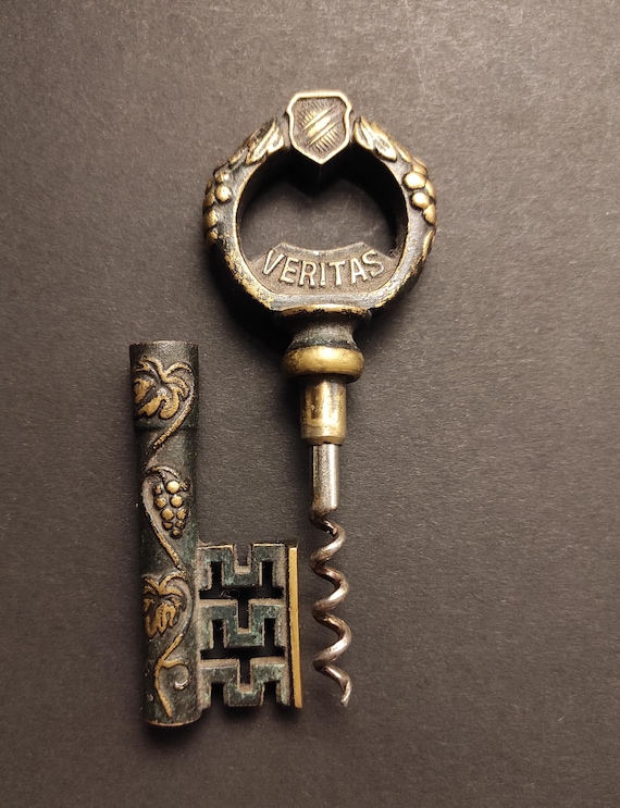 Corkscrews Bottle Opener／Antique／アメリカ Vintage Brass Corkscrew - Antique Key Bottle Opener Bar Cart Decor