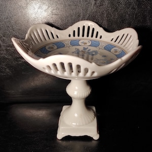 Lichte porcelain vintage German mid-century fruit bowl or candy bowl/Porcelain vase for fruit, cookies, pies/Porcelain dish with blue flower