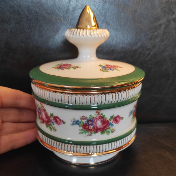 Vintage German porcelain bonbonniere produced by the "PK" Klaus Cutik Küps manufactory/beautiful antique box for trinkets, sweets or jewelry