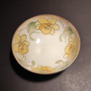 Small Antique German Prussia Porcelain Candy Bowl or Trinket Bowl/Vanity fine porcelain hand painted bowl for your collection, display, gift