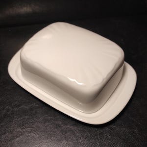 Eschenbach Bavaria German Vintage White Porcelain Butter Dish With Lid/German Eschenbach  Porcelain Butter Dish or Cheese Dish, Butter Jar