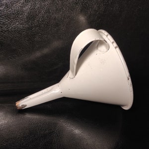 Vintage Small Shabby White Enamel Liquid Kitchen Funnel - Old Rustic Enamel Kitchen Funnel For Your Kitchen - Farmhouse Vintage Decor