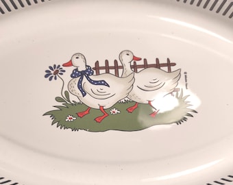 Vintage White Bowl or Tray with Goose Design for Food Storage / Enamel Bowl for Collection, Display, Kitchen decor, Farmhouse, Restaurant
