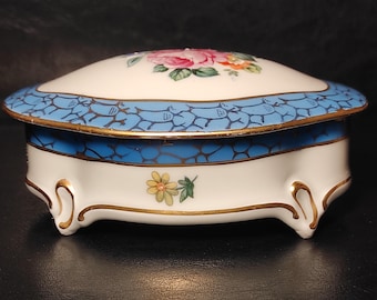 Caja de porcelana vintage Ilmenau, Alemania, de mediados del siglo XX. Ideal para guardar, exhibir, coleccionar o regalar.
