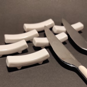 Set of 6 white German porcelain rests for knives, forks, chopsticks for serving in oriental style, for dining table, for restaurant or gift