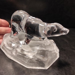 Vintage lead crystal  sculpture of a polar bear on an ice floe - Lead crystal polar bear - Animal figurine made of lead crystal