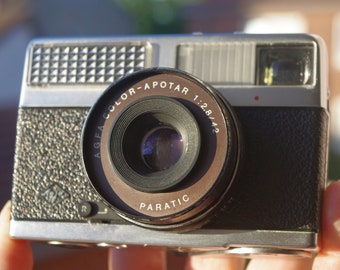 appareil photo argentique vintage 35mm Agfa 50x - Appareil photo Agfa allemand avec viseur supérieur. Pour votre collection d’anciens appareils photo.