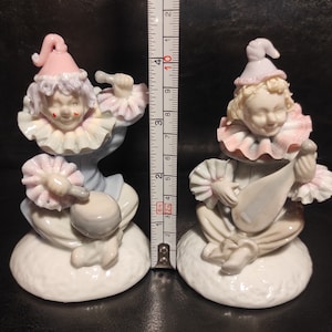 Zwei vintage Porzellan Clownfiguren mit Trommel und Mandala - Clown im Stil der 1960er Jahre