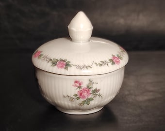 Porcelanowe pudełko na biżuterię AK Kaiser, małe pudełko na drobiazgi, niemieckie pudełko na tabletki z porcelany vintage, pudełko na pierścionki, pudełko na biżuterię z kwiatowym wzorem