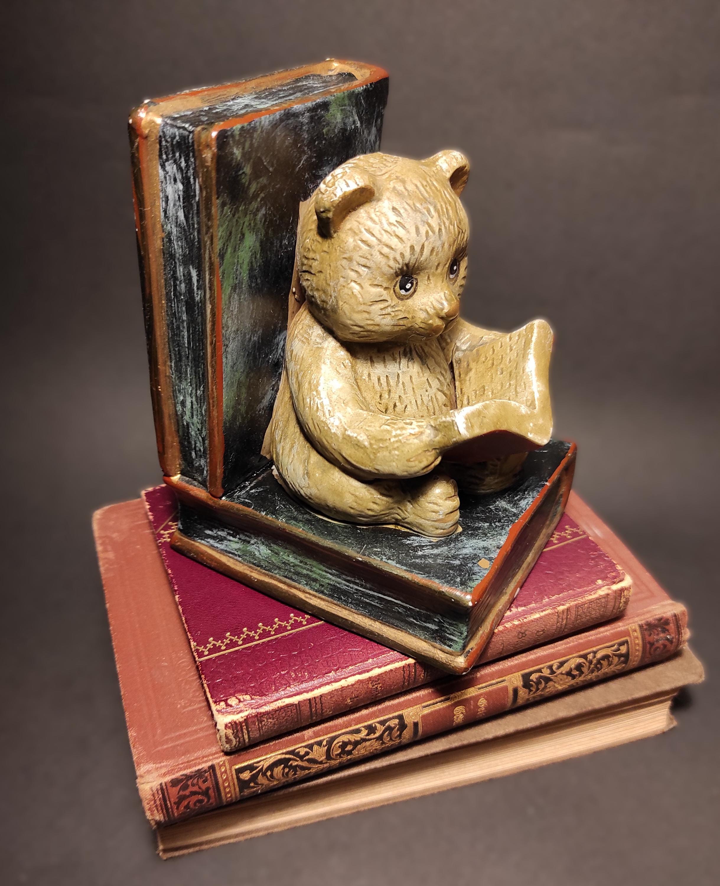 クマが本を読んでいるデザインのヴィンテージ風セラミックブックエンド