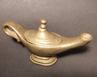 Oil lamp - Small Vintage Solid Brass Decorative Oil lamp, Alcohol Lamp, Kerosene lamp - for Collection, Desk Decor, for Creative Projects