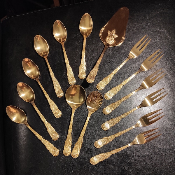 Vintage gold colored cutlery set consisting of vintage dessert spoons, forks and cake lifter-Vintage German gold cutlery set with roses