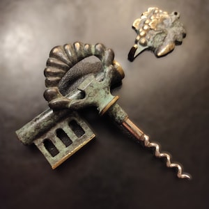 Vintage Brass Corkscrew/Wine Bottle Opener with Wall Hanging Hook/Corkscrew for Bar,Collection,Display,Gift