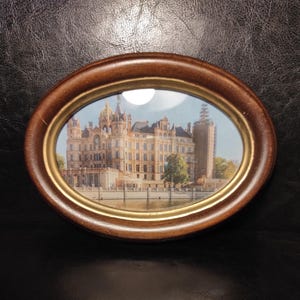 Small Vintage Brown and Gold Wooden Oval Photo Frame or Picture Frame with Glass/ Mid Century Wooden Oval Frame