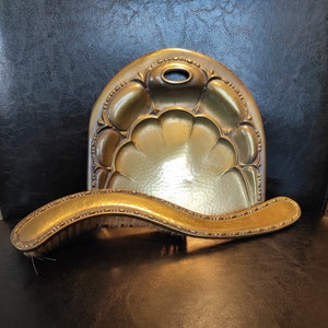 Vintage brass dustpan and brush for cleaning up crumbs - Antique german brass dustpan with brush for cleaning the table