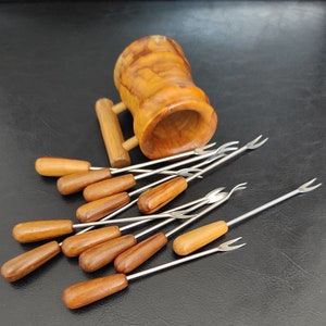 Set of 12 vintage cocktail small forks with wooden handles - Small forks for olives - A set of small forks in a walnut bowl