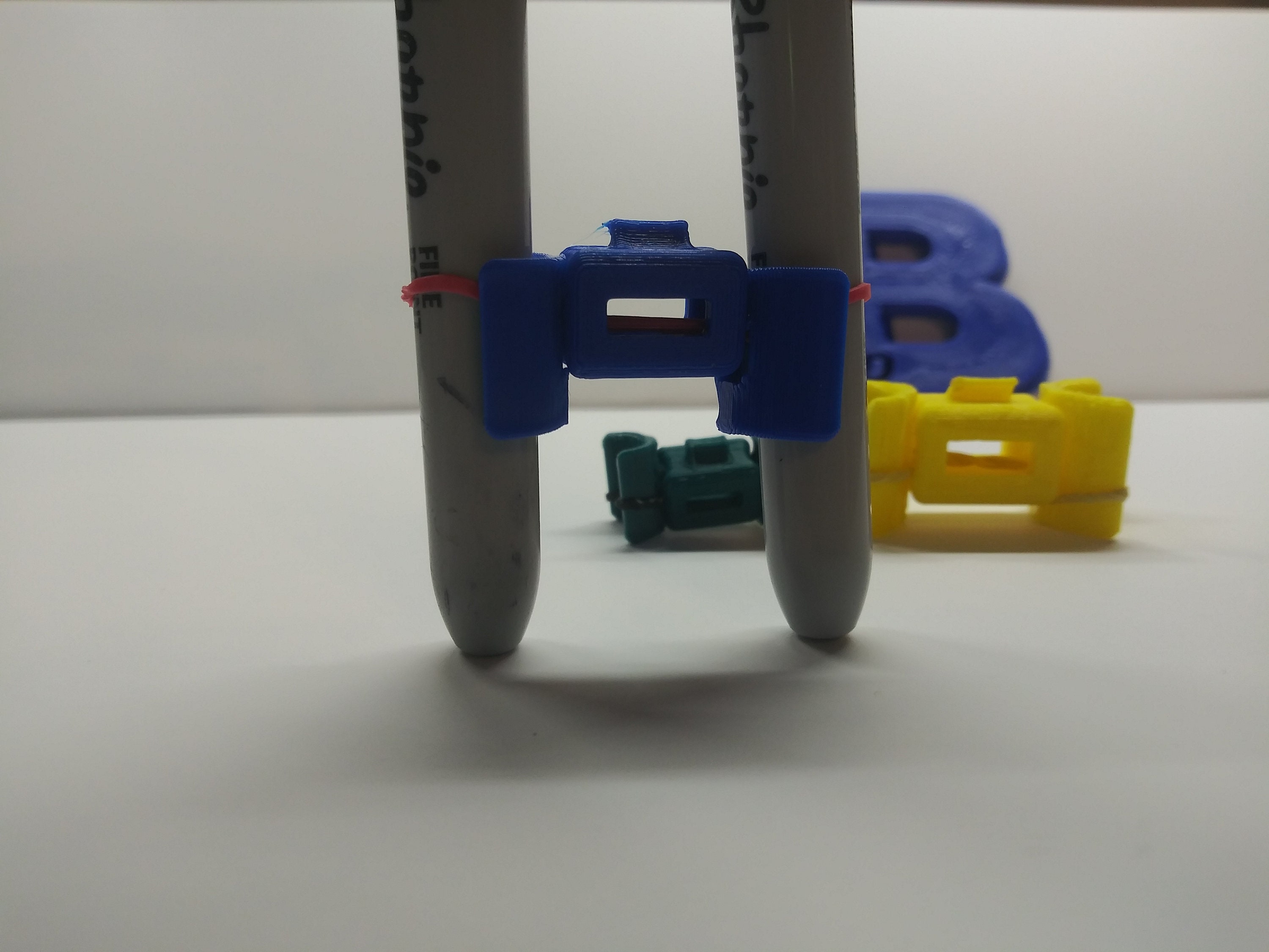 12 Tutori Per Gambe Divaricate In Pulcini – Supporti In Plastica Flessibile Per Allineamento Arti – 4 Mm