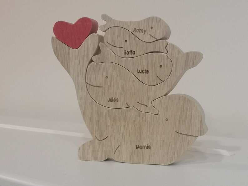 Puzzle verticale in legno personalizzato con i nomi dei membri della famiglia incisi su animali, decorazione, regalo, da 3 a 7 nomi immagine 1