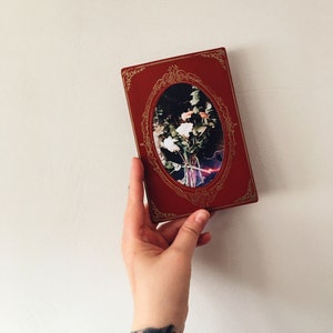 Bouquet elettrico: stampa fotografica a colori in cornice rossa, strega verde, regali magici da strega
