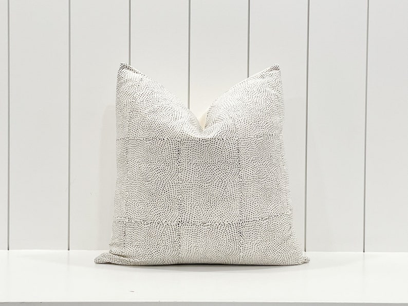 GingerHouseTextiles Betty Pillow Cover - Thumbnail 3