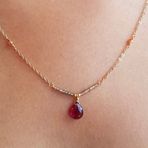 Precious stones pendant pendant fuchsia pink and water green sapphire necklace, 14K gold filled chain and women's sunstones